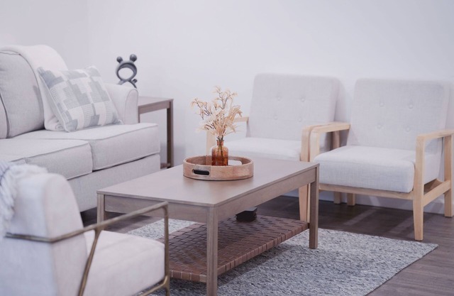 Spotless & Cozy Renovated Loft. Comfort & Convenience in Lake View, NY.