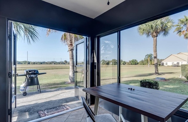 SPOTLESS VILLA ! FULLY FURNISHED - JUST BRING YOUR GOLF CLUBS !