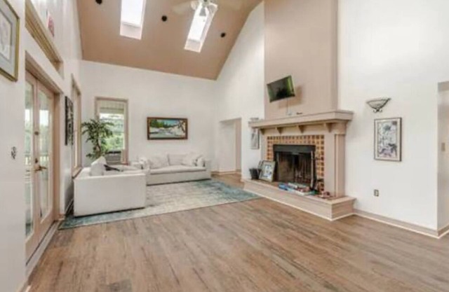 Sprawling 9‑BR Mountaintop Oasis- BlueRidge Views