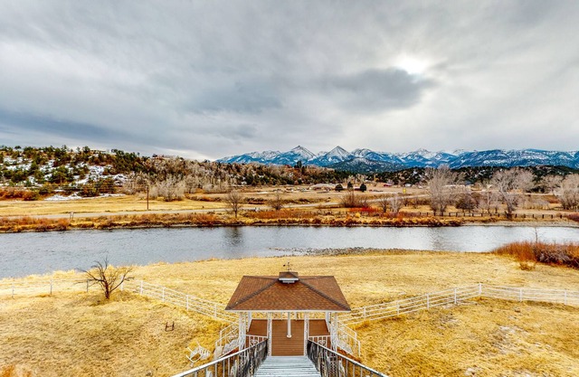 Sprawling Panoramic Views on the Arkansas River