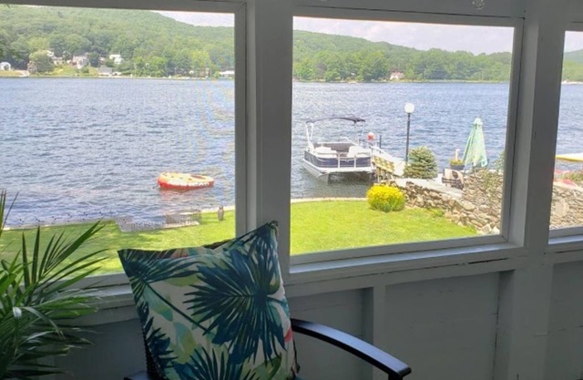 SPRING 2025! Cozy WATERFRONT Cottage on Highland Lake, CT - central a/c & heat