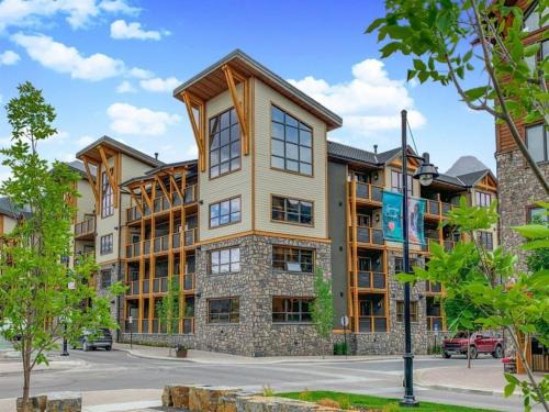 Spring Creek Penthouse by Canadian Rockies Vacation Rentals