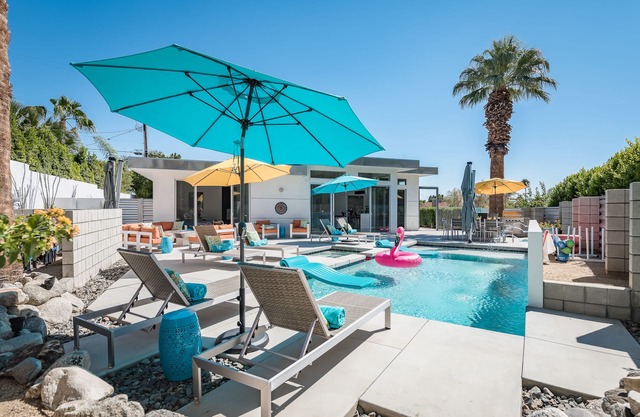 Palm Springs Oasis del Sol. Schauen Sie sich unsere Sommerpreise an!