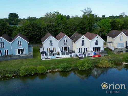 Spring Lake 14, Lakeside Retreat