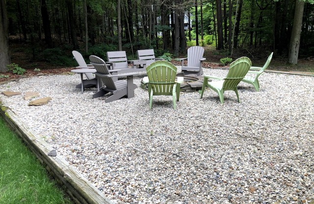 Spring Lake's Wooded Retreat