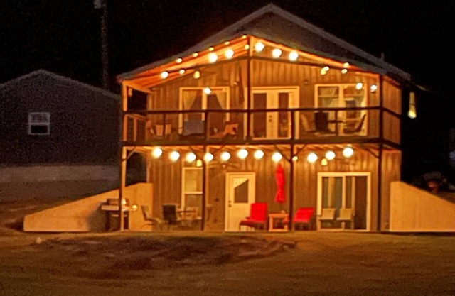 Spring River Area - New Custom-Built Lake House in Historic Hardy-Canoe-Kayak!