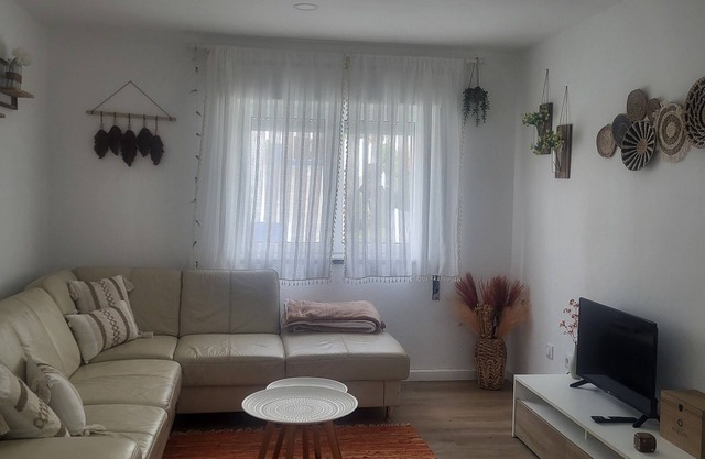 Spring Water House, townhouse near beaches and nice places to visit