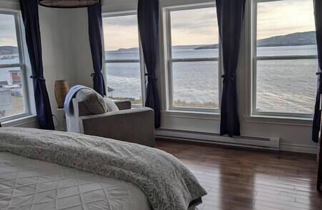Springhouse Oasis Ocean View 2 Bed/2.5 Bath