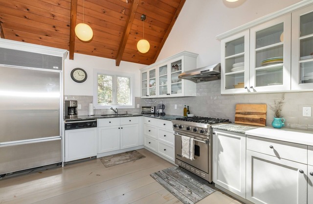 Springs Chic, wenige Schritte vom privaten Strand von Gardiners Bay entfernt!