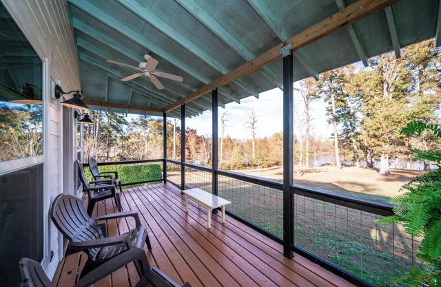 Sproul Lakeside Cottage, 1 Bedroom Plus Loft on Lake O' the Pines, ADA
