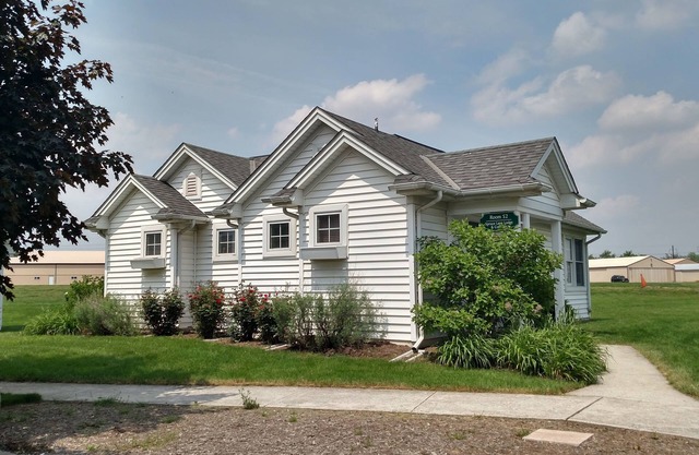 Spruce Lane Lodge and Cottages