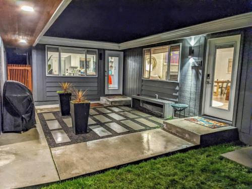 Sq Dungeness Bungalow 271