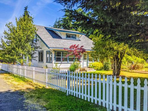 Sq The Farmhouse