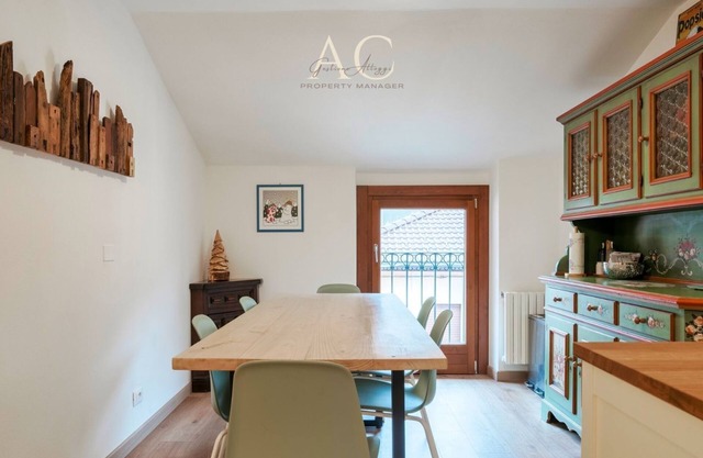 Square Apartment - Zwei Schlafzimmer Wohnung, Schläft 6