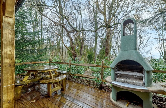 Squirrel - One Bedroom House, Sleeps 2