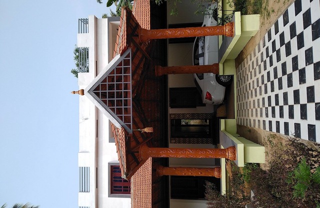 Sreepadmini SS Ayurmadam. Ayurveda, Meditations Yoga Zentrum Anchalummood. kollam