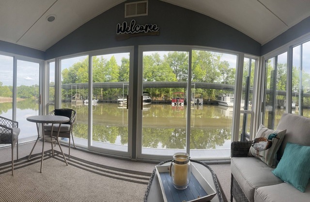 SS MINNOW 55' Houseboat on the Flint River, a floating oasis!