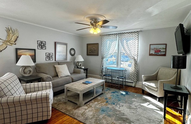 SSVR2-Spacious, Downtown Munising Apartment
