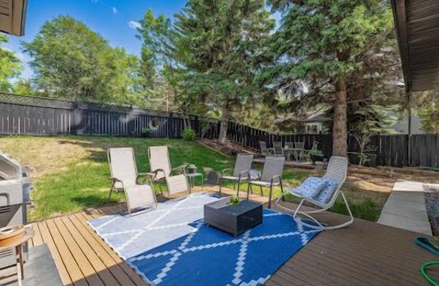 St.Albert luxury Family Home🪴4 bdrms*3 bathrooms*Close to Enjoy Centre*Sleeps 10