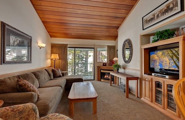 St Anton Condos #42 (2-Bedroom) with Pool by RedAwning