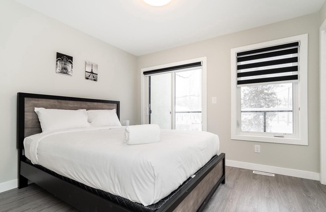 St Boniface+Crisp 2 Bdr +Parking (1-372)