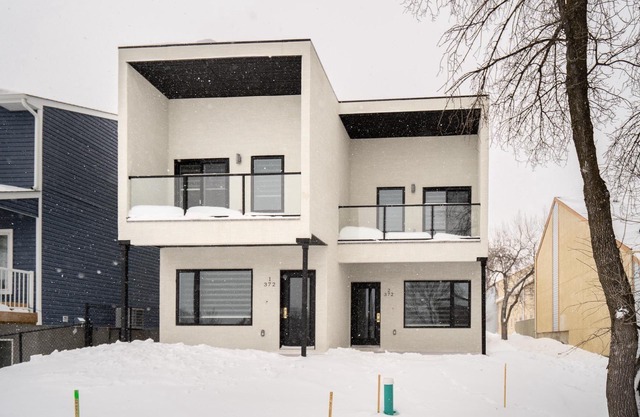 St Boniface+Eye Catching 2 Bdr+ Parking Included (4-372)