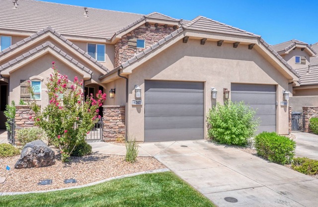 Wunderschöner Kurzurlaub !! Schlafplätze 10 Erwachsene $ 149 pro Nacht Atemberaubende 4-Bett-Wohnung in der Nähe von Zion