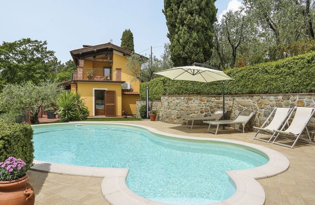 Alleinstehendes Ferienhaus mit Klimaanlage, privatem Pool, W-LAN, TV, Terrasse, Parkplatz
