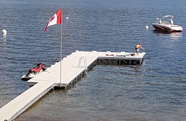 St. Ives Resort, Shuswap Lake - Haustierfreundlich, Dock, kostenlose Kajaks und Boards, 2 Zim