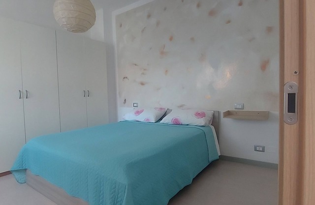 St. John House. Downtown apartment, pets allowed