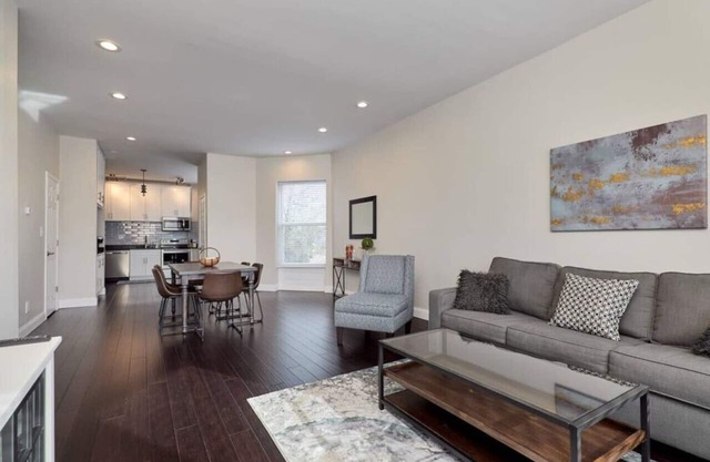 St. Louis 2BD/2BA, Forest park, BJ hospital, eats