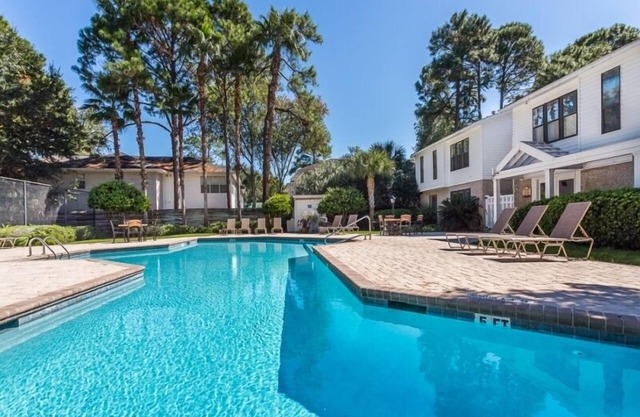 St. Simons Island Getaway (2bed 2bath für 6 Personen)