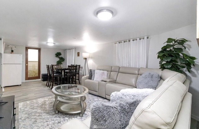 ST1B Convenient Villa: Seattle downtown close by