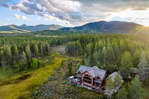 Stagecoach Cabin home