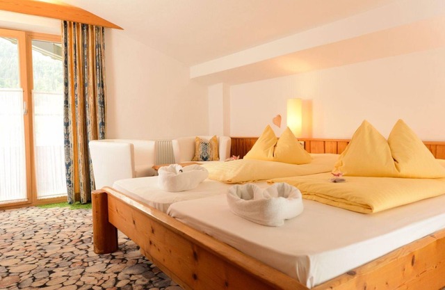 "Kufstein" mit Dusche/WC (4-6 Nächte), 3/4 Pension - Hartweger's