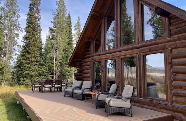 Stanley Mountain Cabin with Views