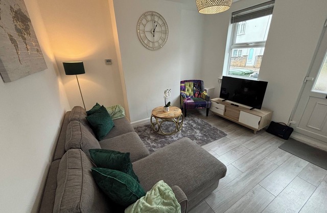 Star Road Home, Central Peterborough Location