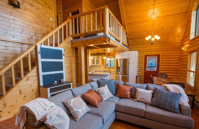 Star Valley Ranch Log Cabin on Golf Course