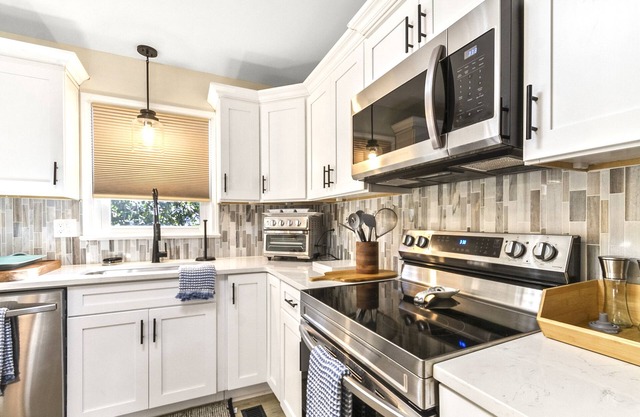Starfall Lake Retreat--New Listing! Gorgeous, Newly Remodeled!