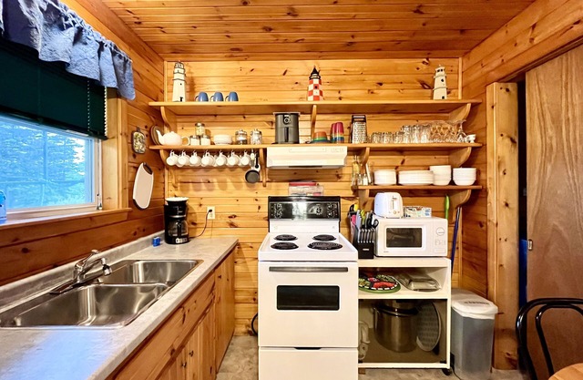Stargazers Cove Cottages: OTTER COTTAGE