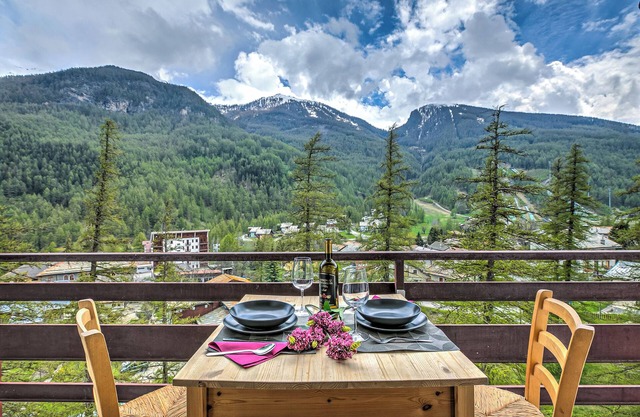 Starkeeper Apartment, Pragelato, Italy