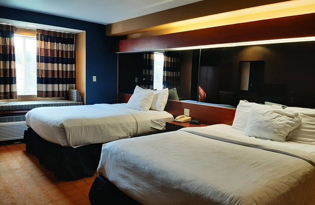 Starkville Inn & Suites