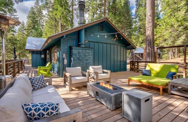Starlight Cabin, Hot Tub, Game Room