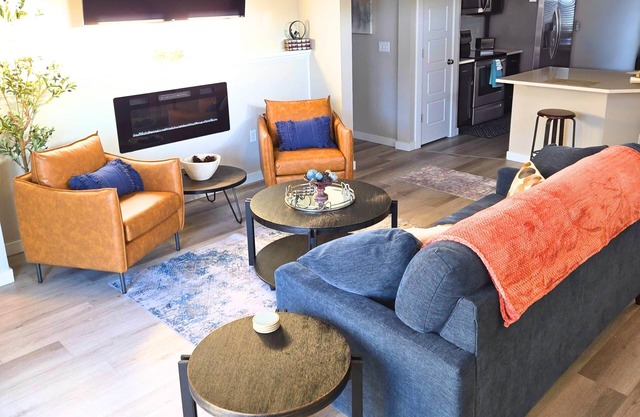 StarLuxe-StayAndPlay