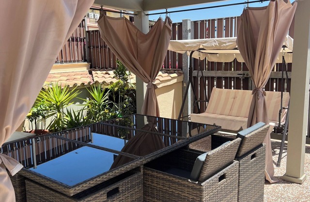 Stately apartment with garden In a very quiet residential area