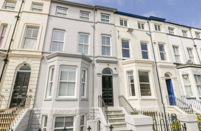 Bahnhofshaus, SCARBOROUGH