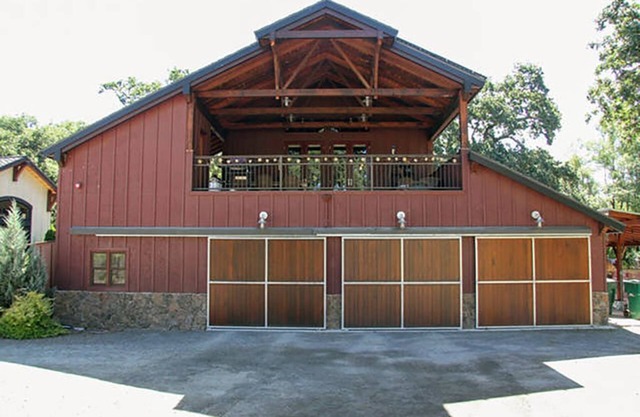 Stay 31 days at the Big Red Barn & Sailing on the Bay!
