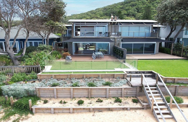 Stay 7, pay 5 these school holidays* Beachfront
