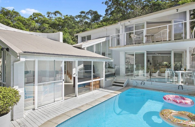 Stay 3 nights, pay 2* -> Close to beach
