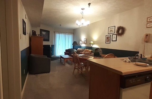Stay a week this time for GREAT discounts! Cozy Canaan Condo w/ National Forest.